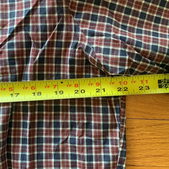 Marc Allen L button down - Picture 3 of 3